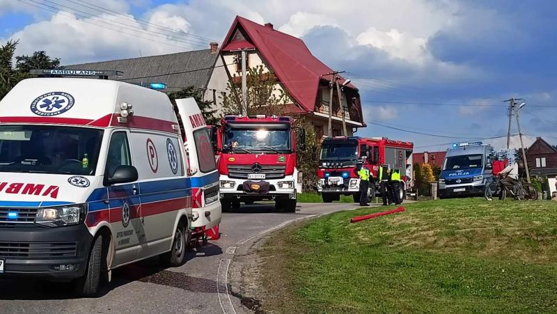 Poważny wypadek w Kasinie Wielkiej. Skuter zderzył się z samochodem 