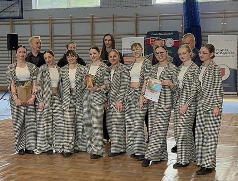 Grand Prix XIV Powiatowego Festiwalu Tańca Nowoczesnego dla najstarszej grupy krynickich Fruciaków