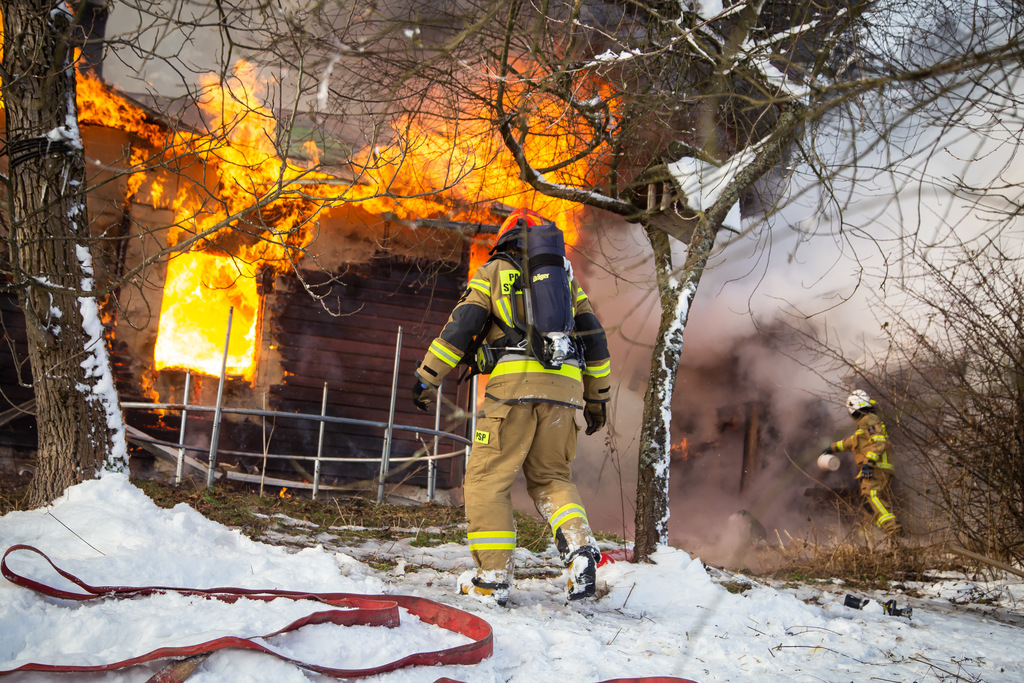 Pożar domu w Szymbarku. Fot. PSP Gorlice
