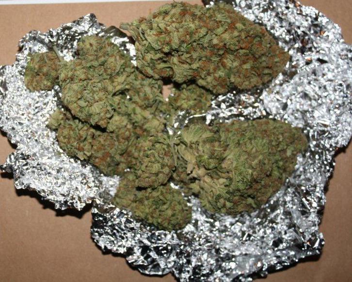 policja odnalazła marihuanę i amfetaminę