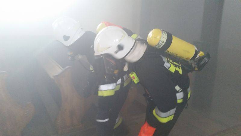 Ćwiczenia strażackie w kościele w Czarnym Potoku