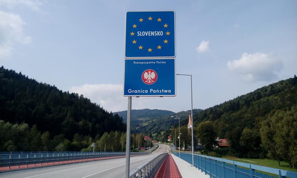 Na Słowacji obowiązuje stan wyjątkowy. Gdzie trzeba nosić maseczki?