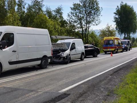 Poranny wypadek w Biczycach Górnych. Na DK-28 zderzyły się aż trzy samochody