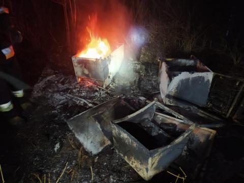 Brak słów! Na osiedlu romskim w Maszkowicach znów paliły się śmieci