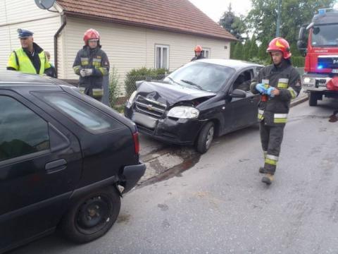 Nowy Sącz: Kraksa na ul. Węgierskiej. Jedna osoba trafiła do szpitala. 