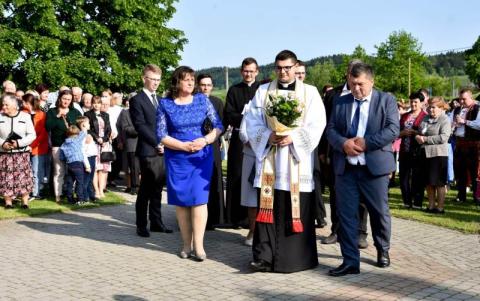 Prymicje w Czarnym Potoku. Ks. Artur Kulak odprawił swoją pierwszą mszę w rodzinnej parafii