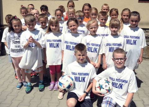 Uczniowie Szkoły Podstawowej w Miliku są fanami piłkarzy. Arkadiusza Milika zwłaszcza.