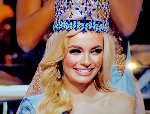 Karolina Bielawska zdobyła tytuł i koronę najpiękniejszej kobiety świata 
