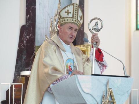 Biskup Andrzej Jeż z prokuratorskimi zarzutami. Tarnowska kuria wydała komunikat