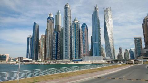 Jeśli dostaniesz zaproszenie od inwestora z Dubaju, leć, nie patrząc na koszty