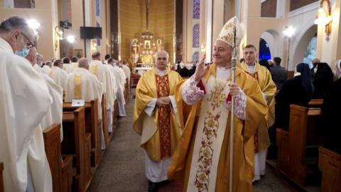 Ks. Artur Ważny przyjął święcenia biskupie. Diecezja tarnowska ma nowego biskupa