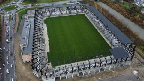 Inwestor stadionu Sandecji otrzymał cztery miliony złotych z tytułu gwarancji ubezpieczeniowej. Na co pójdą pieniądze?