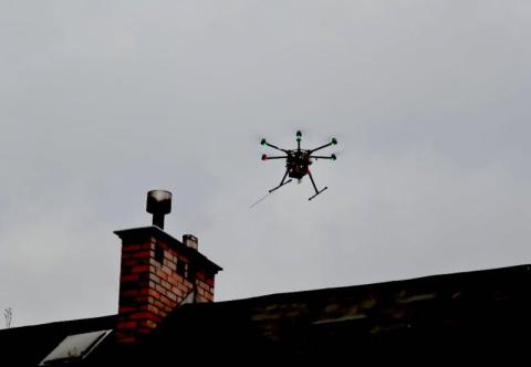 Muszyna: kontrolują jakość spalin z domowych palenisk, wykorzystują do tego drona
