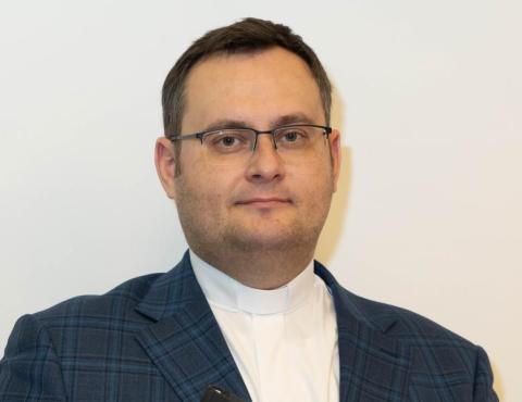 Ks. dr Grzegorz Kiełbasa, proboszcz parafii w Gródku n/Dunajcem. Doba dla niego jest za krótka
