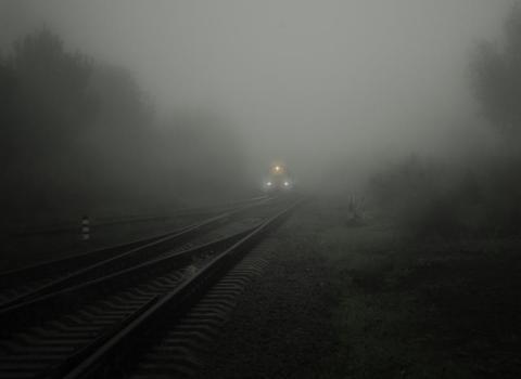 Czekał tylko aż zrobi się zimno. Smog już wyskoczył z kominów w Nowym Sączu. Fot. Pixabay