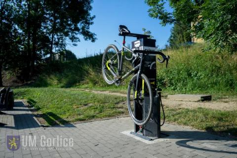 W Gorlicach pojawiły się stacje dla rowerów. Umożliwiają szybką naprawę[ZDJĘCIA]