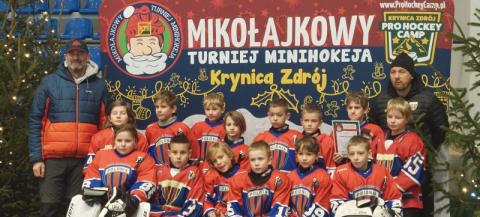 56 meczów, 600 goli. Dziecięce drużyny hokejowe walczyły o puchary i medale w Międzynarodowym Mikołajkowym Turnieju 