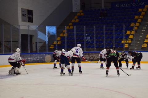Krynica: finał rozgrywek hokeja - ostatnim akordem XXX Ogólnopolskiej Olimpiada Młodzieży 