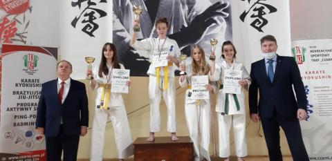 Wieki sukces! Klaudia Kowalska wicemistrzynią Polski Juniorów Młodszych Karate