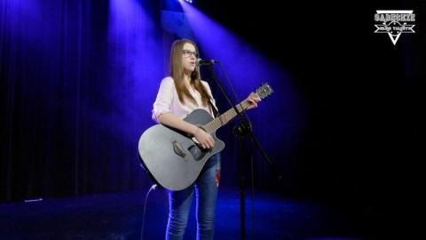 Sądeckie Młode Talenty: Katarzyna Opoka sama pisze piosenki, wymyśla muzykę, a potem śpiewa