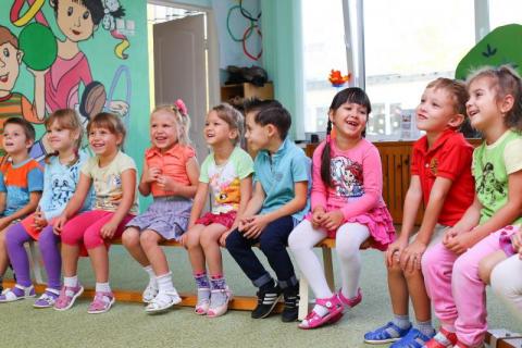 Czyje dzieci mogą pójść do przedszkola? Polski rząd zmienił zdanie