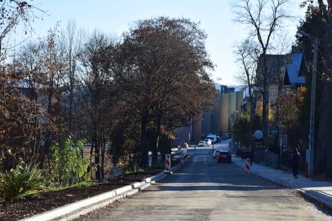Ulicę Kościuszki w Krynicy wyremontowali i wyznaczyli nowe miejsca parkingowe