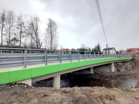 Właśnie zakończył się gruntowny remont mostu w ciągu drogi powiatowej Łącko - Wola Kosnowa w miejscowości Zagorzyn.