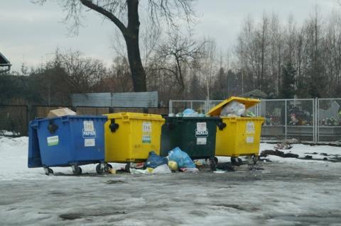 Chełmiec: śmieci znów droższe a i tak przez cztery miesiące będą je odbierać tylko raz