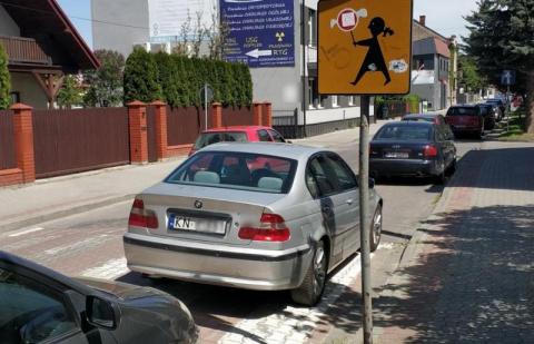 Stefa płatnego parkowania na osiedlu Kochanowskiego? O to proszą mieszkańcy