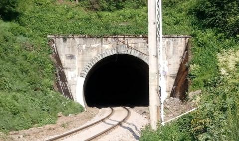 Wiecie jaką ma długość tunel kolejowy w Kamionce Wielkiej? [WIDEO]