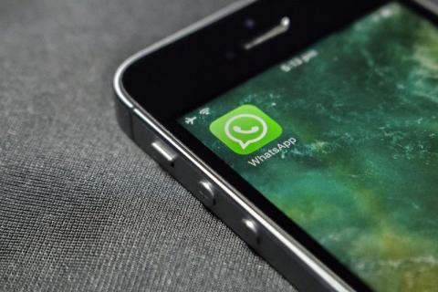 WhatsApp ma nowy, kontrowersyjny regulamin. Czas poszukać innego komunikatora?