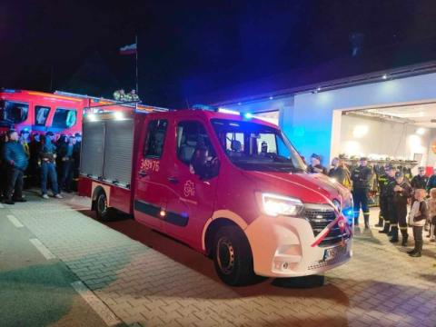 Chełmiec: dostali wóz strażacki a remiza stoi nielegalnie?