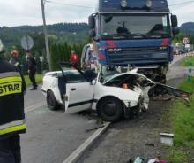 Wypadek w Czchowie.Samochód osobowy czołowo zderzył się z ciężarówką