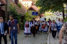 Piwniczna-Zdrój stolicą folkloru. Zobacz fotorelację z mszy i korowodu inaugurującego Festiwal Lachów i Górali
